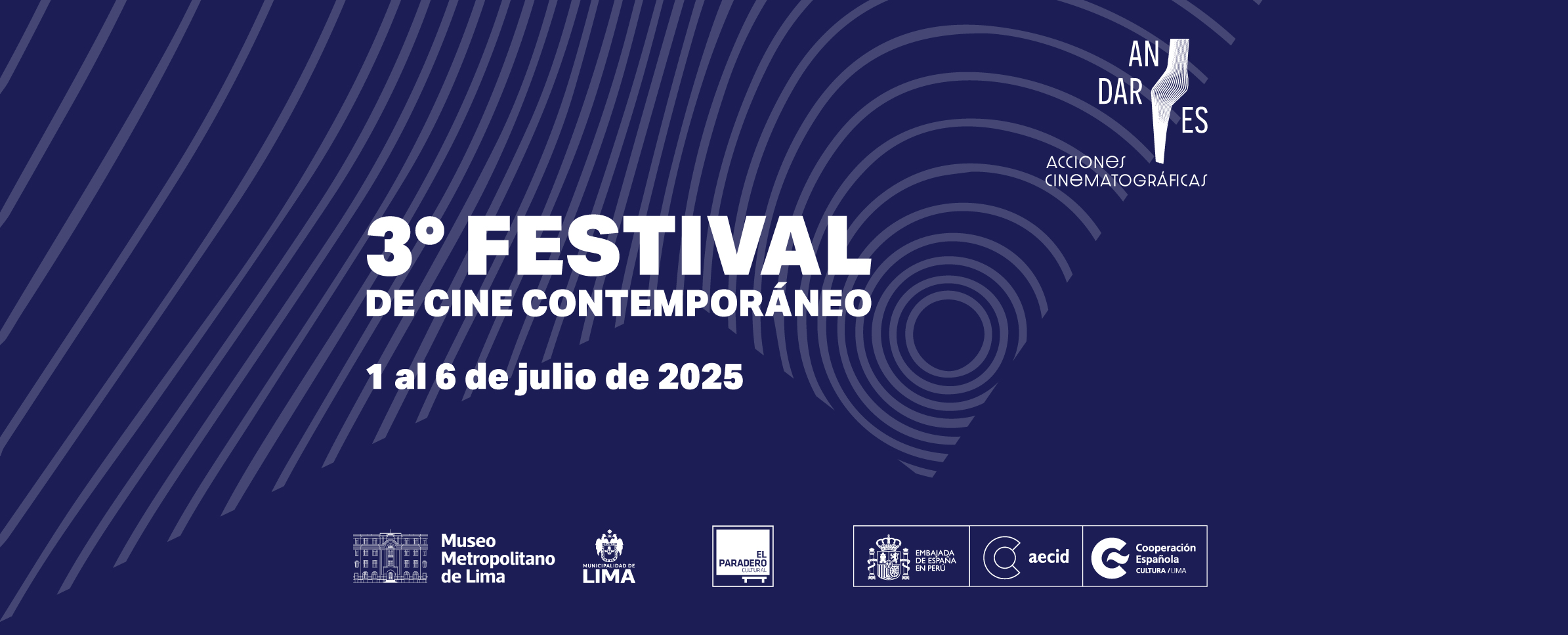 La imagen es una gráfica de fondo azul oscuro sobre el que aparecen unas líneas ondulantes en azul más claro, y un texto en letras blancas que dice Tercer Festival de Cine Contemporáneo, 1 al 6 de julio de 2025. En la esquina superior izquierda aparece un logotipo en forma de un camino ascendente sinuoso alrdedor del cual está las palabras Andares. Acciones Cinematográficas.