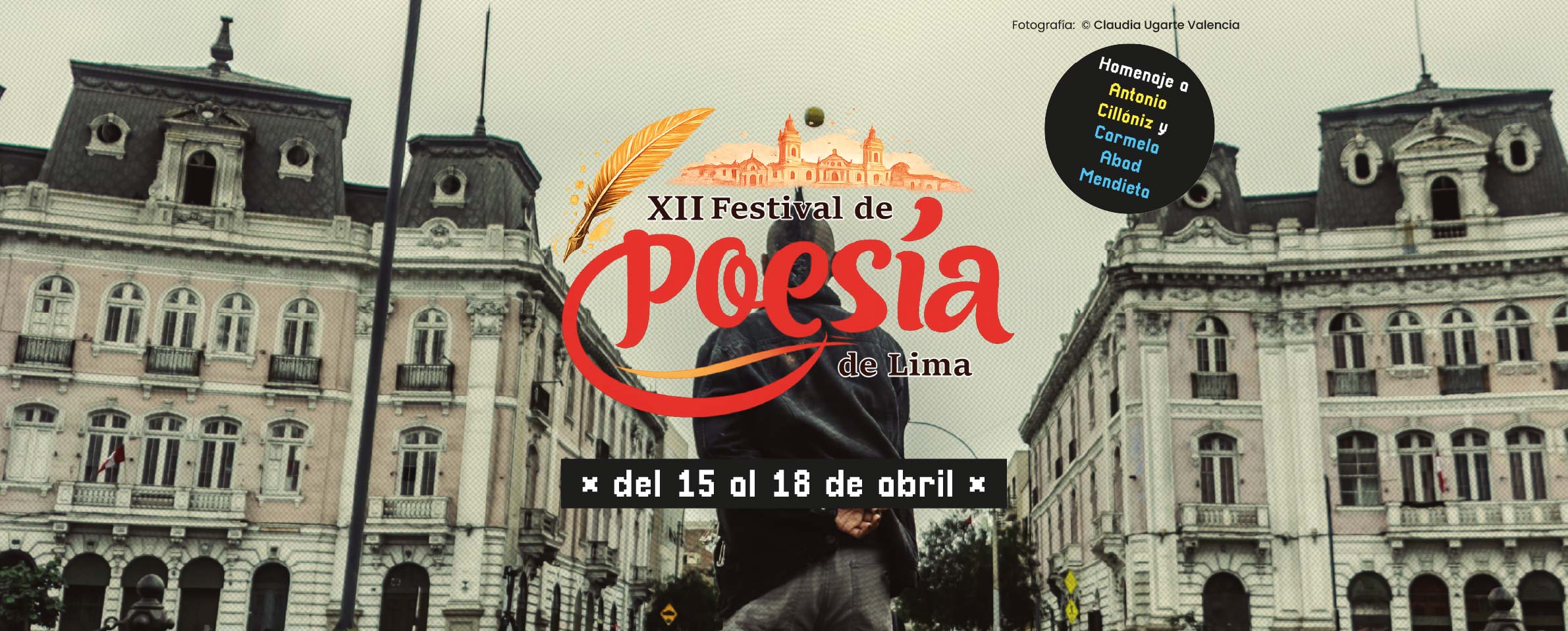 Foto de una parte del óvalo de la plaza Dos de Mayo, donde un joven hace malabares con una pelota. En el centro de la imagen se lee 12 Festival de ...