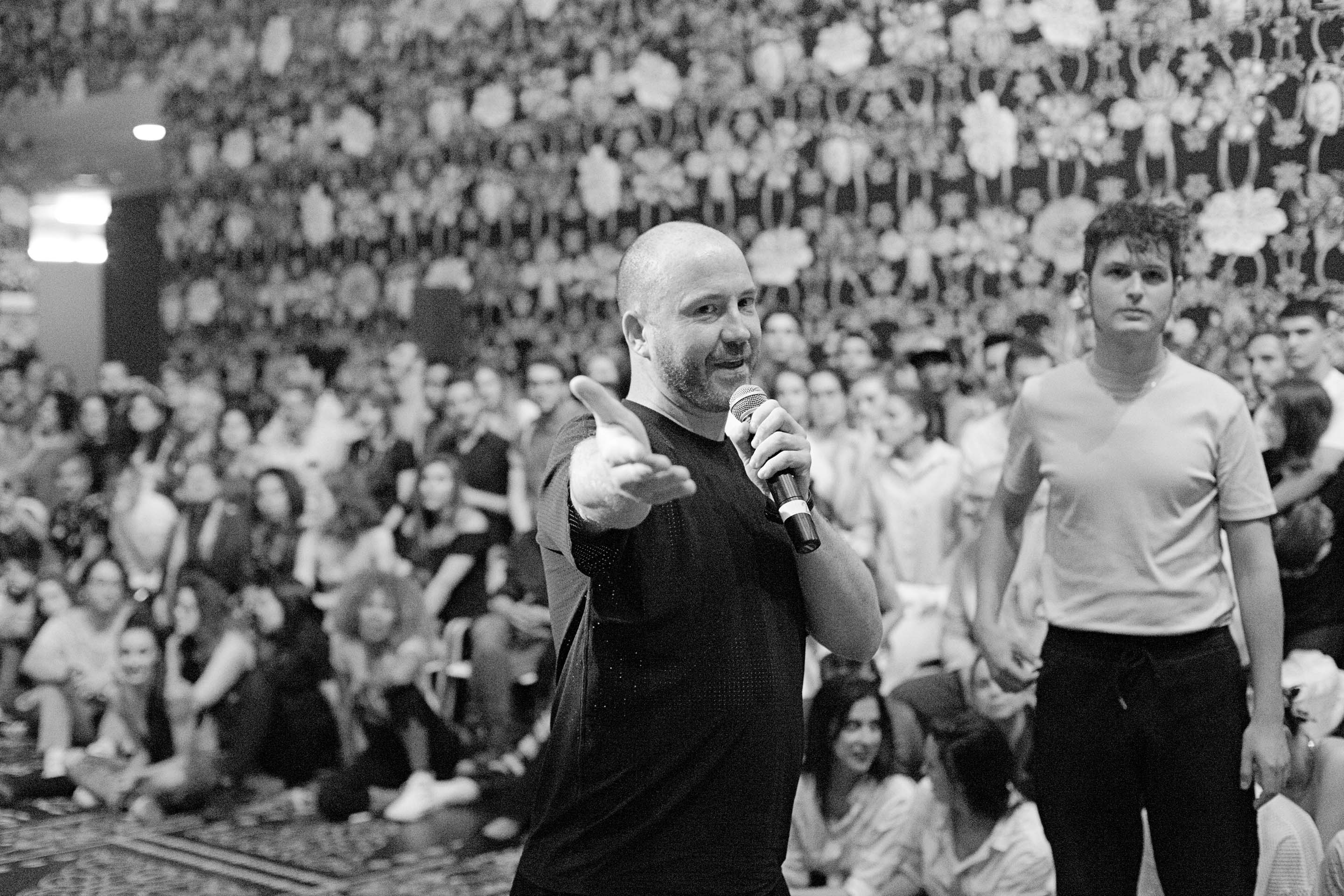 Taller Gestos curatoriales De los cuerpos en la escena del arte